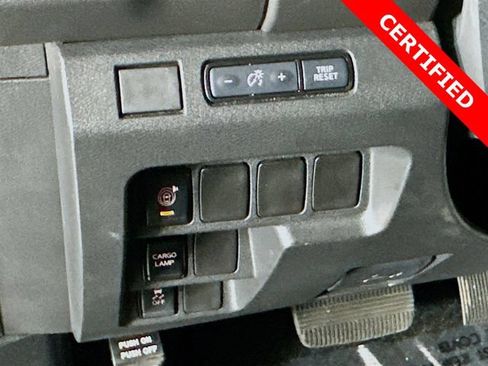Used 2025 Nissan Frontier SV RWD image 12
