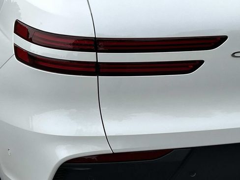 New 2027 Genesis GV70 2.5T Advanced AWD/4WD image 12
