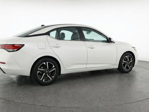 Used 2025 Nissan Sentra SV FWD image 9