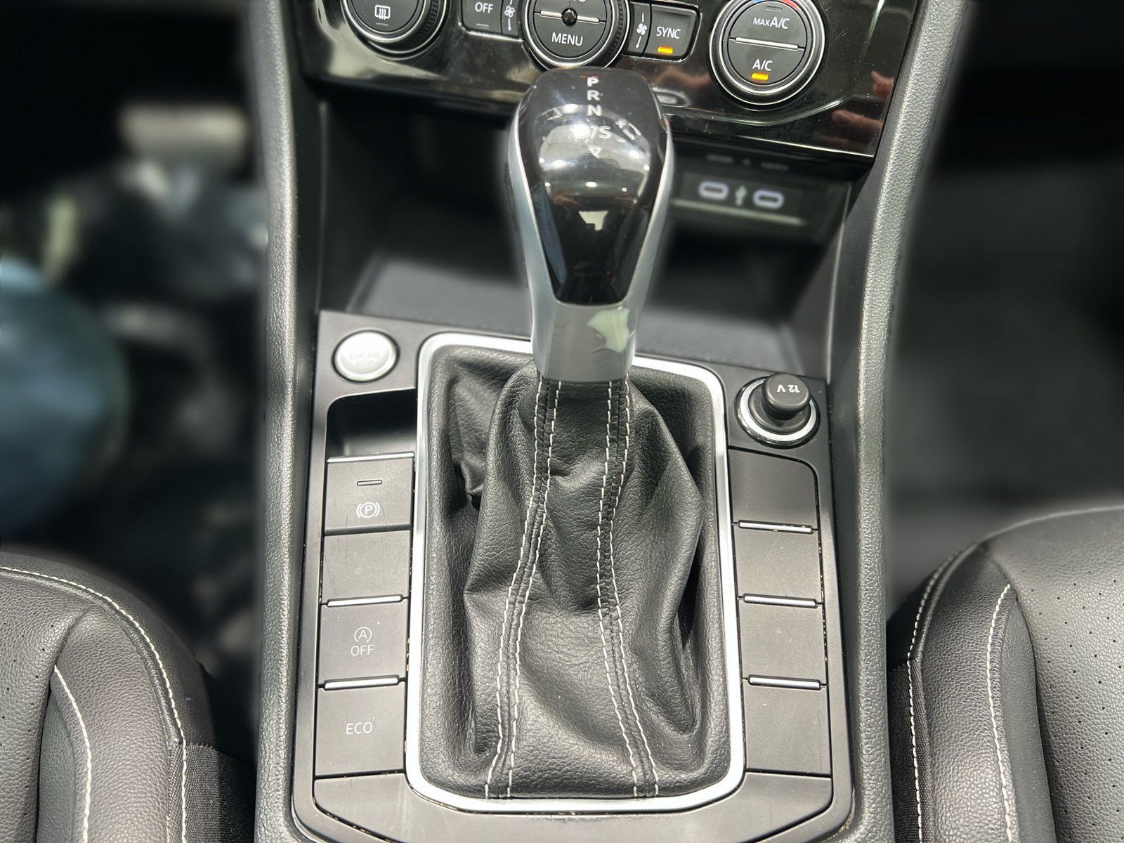 Used 2024 Volkswagen Jetta SE FWD image 19