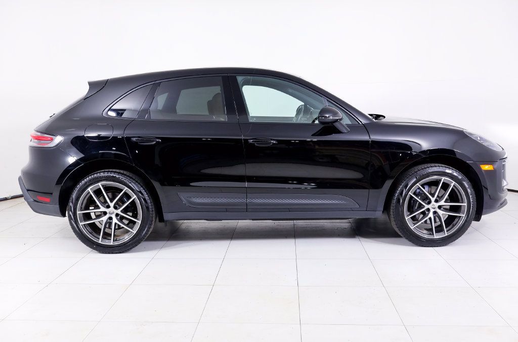 Certified 2026 Porsche Macan AWD/4WD image 29