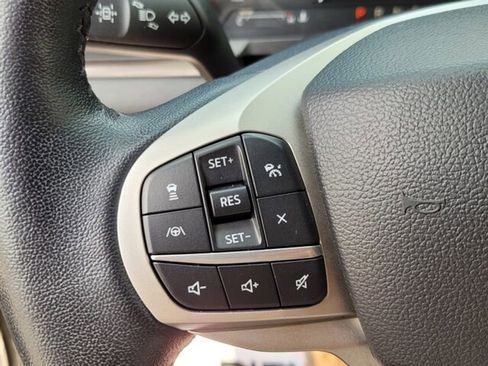 Used 2022 Ford Explorer Limited w/ Equipment Group 301A image 27