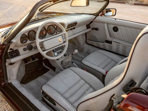 Used 1989 Porsche 911 Carrera RWD image 11