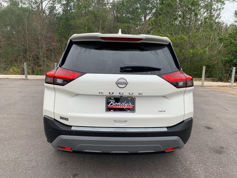 Used 2023 Nissan Rogue SV image 6
