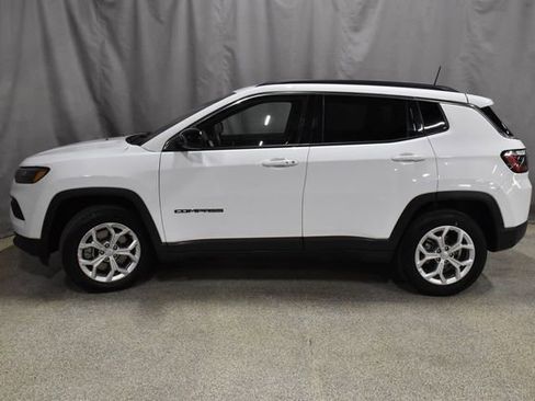 Used 2024 Jeep Compass Latitude image 5