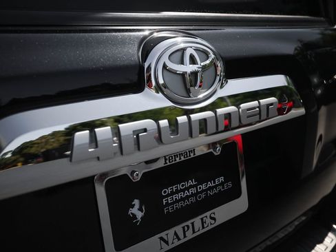 Used 2018 Toyota 4Runner Limited AWD/4WD image 19