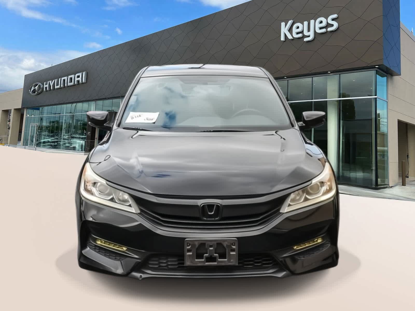 Used 2017 Honda Accord Sport image 2