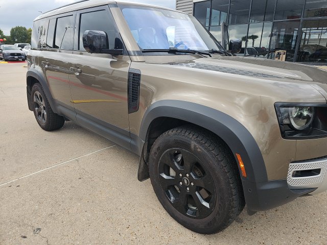 Used 2021 Land Rover Defender 110 SE AWD/4WD image 9