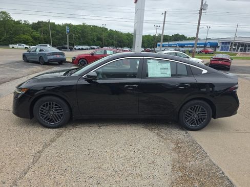 New 2026 Nissan Sentra SV FWD image 7