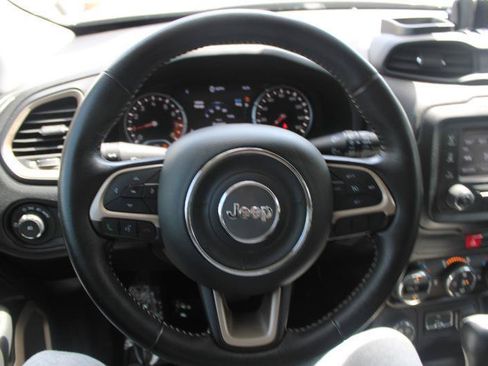 Used 2017 Jeep Renegade Trailhawk AWD/4WD image 9
