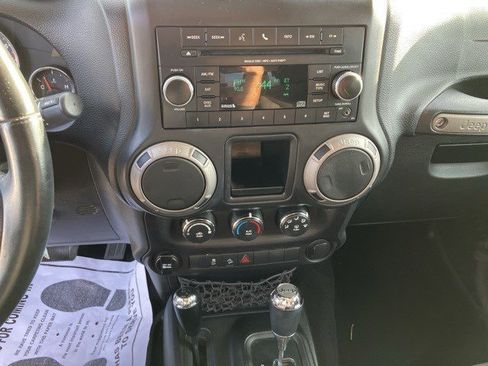 Certified 2017 Jeep Wrangler Sport w/ Connectivity Group image 18