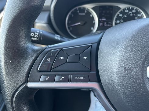 Used 2022 Nissan Versa S image 13