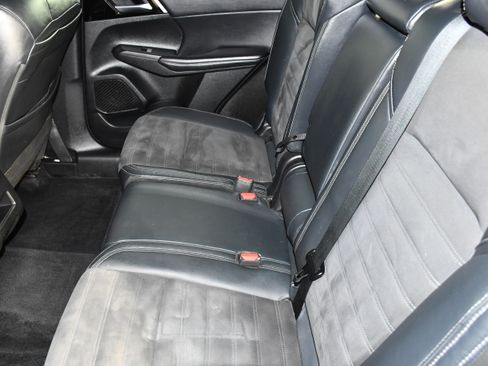 Used 2023 Mitsubishi Outlander SE AWD/4WD image 47