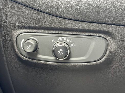 Used 2022 Chevrolet Equinox LS w/ LS Convenience Package FWD image 48