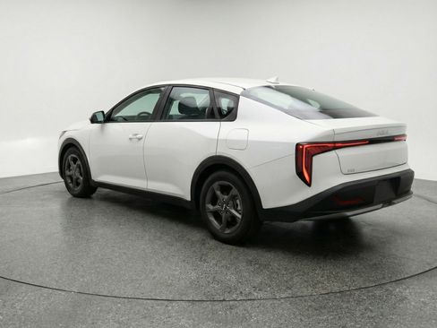 Used 2025 Kia K4 FWD image 6