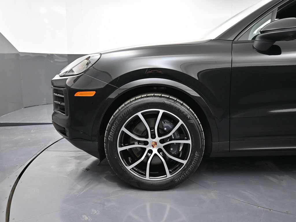 Certified 2026 Porsche Cayenne AWD/4WD image 12