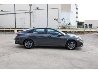 Used 2024 Hyundai Elantra SEL FWD video 2