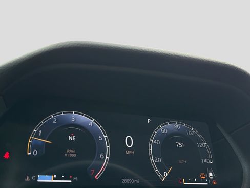 Used 2023 Jeep Grand Cherokee Limited AWD/4WD image 20