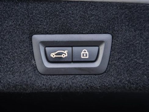 Used 2018 BMW 750i xDrive image 10