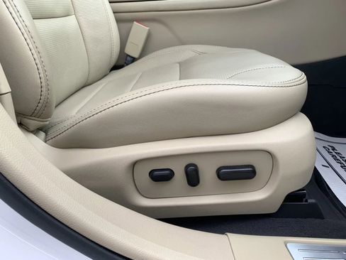 Used 2018 Ford Taurus Limited w/ Driver Assist Package image 14