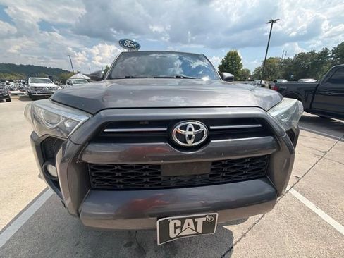 Used 2020 Toyota 4Runner SR5 AWD/4WD image 11