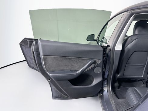 Used 2023 Tesla Model Y Long Range AWD/4WD image 26