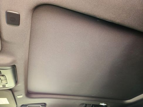 Used 2021 Chevrolet Tahoe Z71 w/ Z71 Off-Road Package image 29