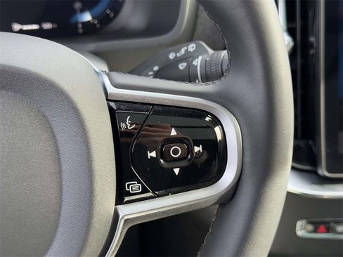 Certified 2025 Volvo XC90 B5 Plus image 20