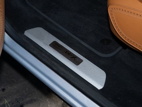 Used 2021 Aston Martin DBX image 18