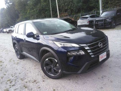Used 2024 Nissan Rogue SV AWD/4WD image 4
