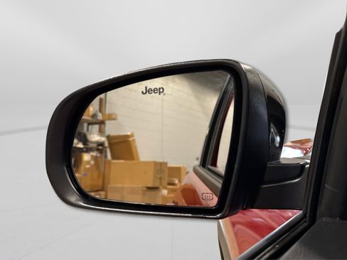 Used 2025 Jeep Compass Limited image 14