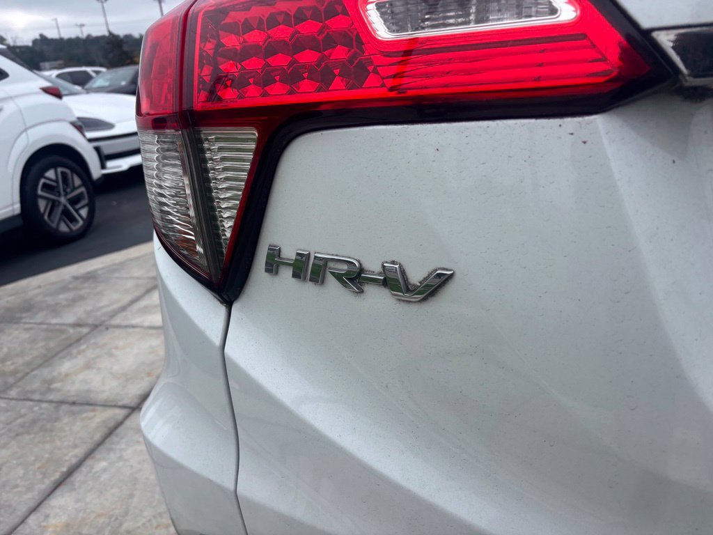 Used 2022 Honda HR-V LX image 10