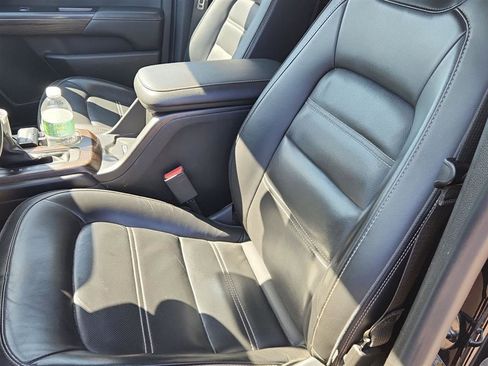 Used 2018 GMC Canyon Denali image 9