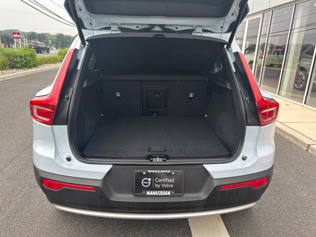 Certified 2025 Volvo XC40 B5 Core AWD/4WD image 11