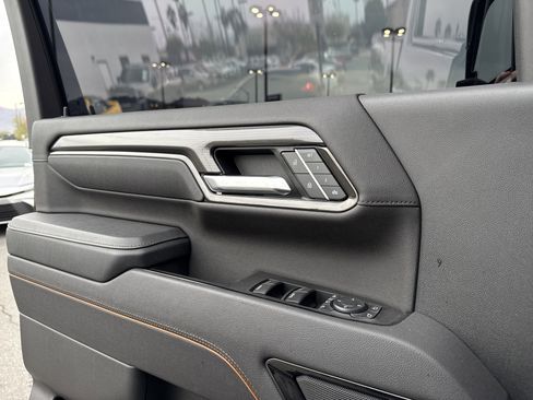 Used 2025 GMC Sierra 2500 AT4 w/ AT4 Premium Plus Package image 14