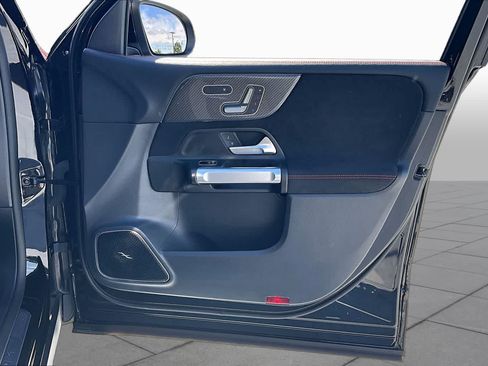 Used 2025 Mercedes-Benz GLB 35 AMG 4MATIC image 44
