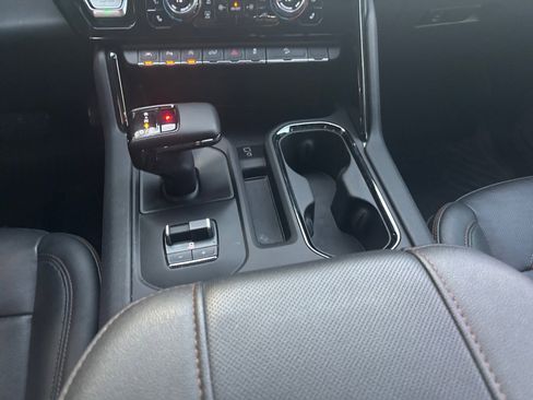 Used 2023 GMC Sierra 1500 AT4 w/ AT4 Premium Package image 5