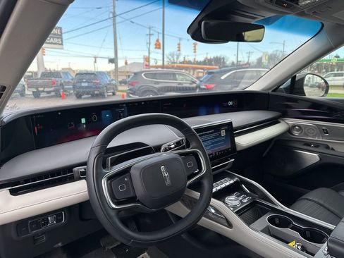 Used 2024 Lincoln Nautilus Reserve w/ Equipment Group 203A image 11