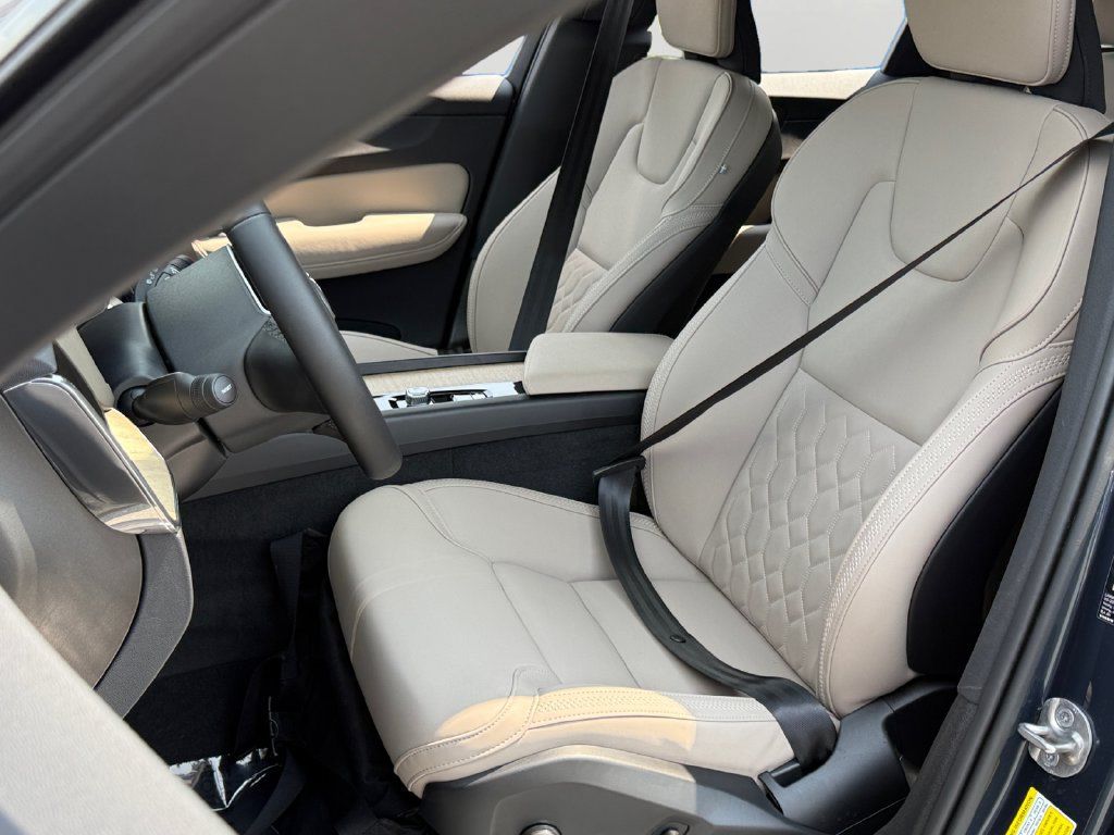 Certified 2026 Volvo XC60 B5 Plus w/ Climate Package AWD/4WD image 18