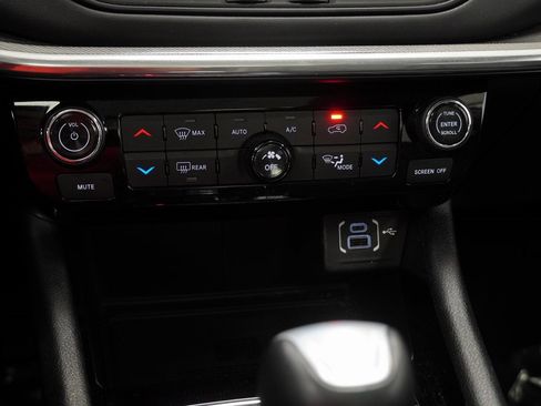 Certified 2023 Jeep Compass High Altitude w/ Driver Assist Group I image 33