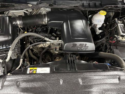 Used 2022 RAM 1500 Classic SLT w/ Protection Group AWD/4WD image 11