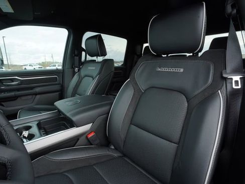 New 2026 RAM 1500 Laramie AWD/4WD image 32