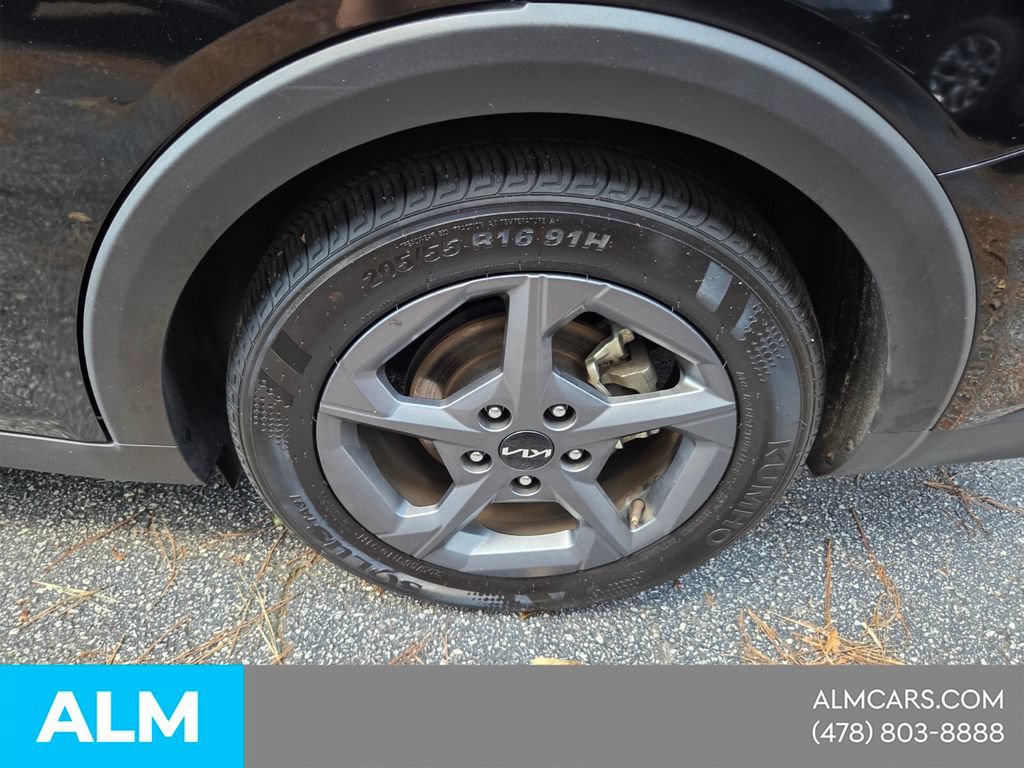Used 2025 Kia K4 FWD image 28