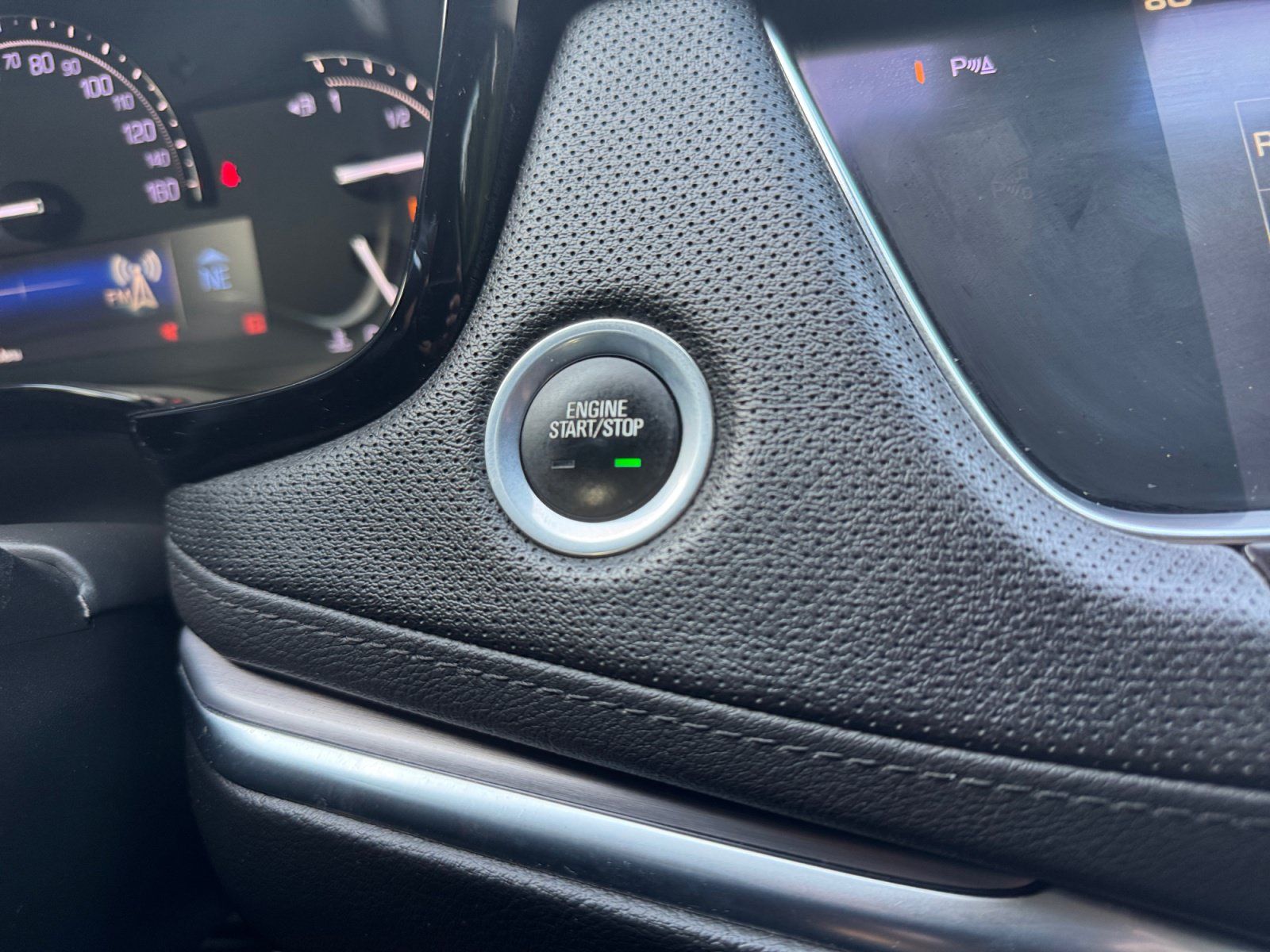 Used 2019 Cadillac XT5 Premium Luxury FWD image 22