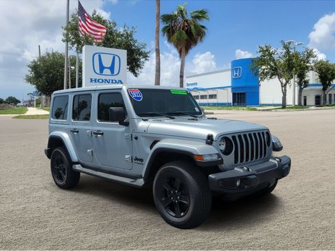 Used 2022 Jeep Wrangler Unlimited Sahara AWD/4WD image 1