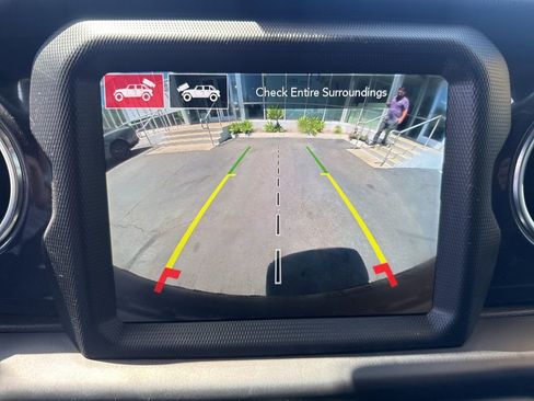 Certified 2022 Jeep Wrangler Unlimited Rubicon w/ Xtreme Recon 35" Tire Package image 26