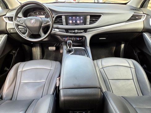 Used 2020 Buick Enclave Essence image 23