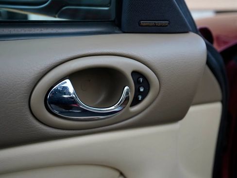 Used 1997 Jaguar XK8 Convertible RWD image 29