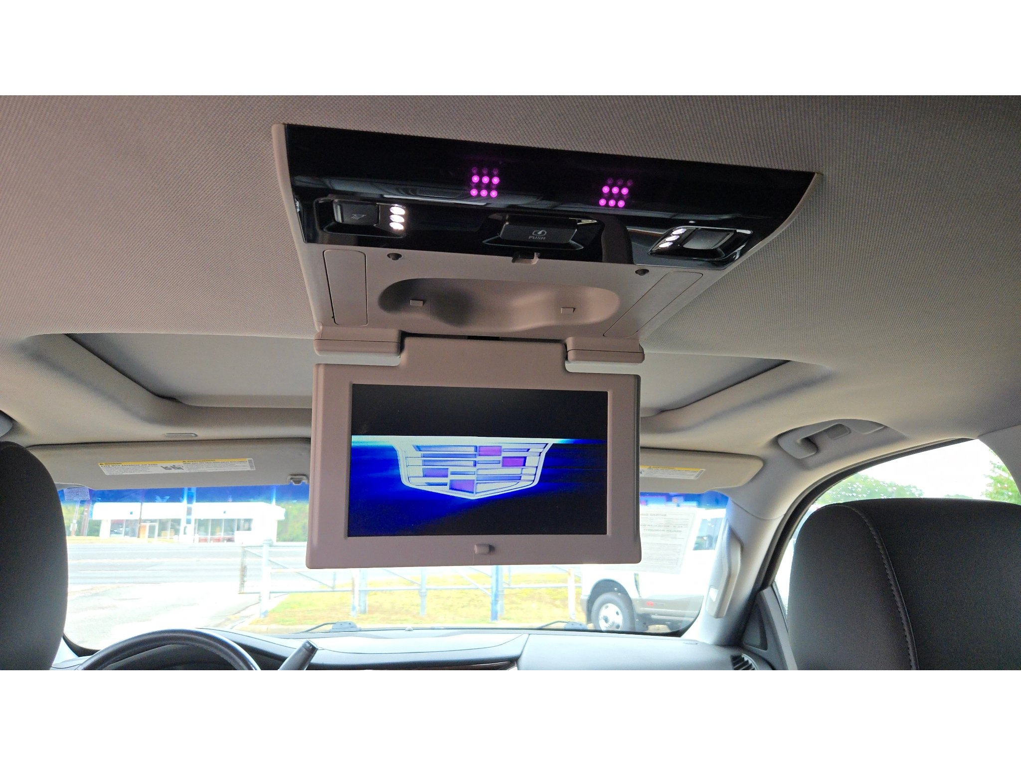 Used 2019 Cadillac Escalade Premium Luxury RWD image 19
