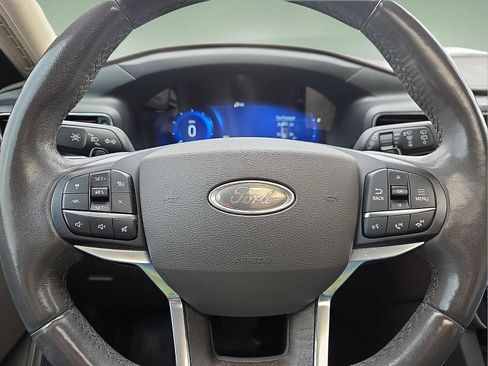 Used 2020 Ford Explorer Platinum w/ Premium Technology Package AWD/4WD image 24